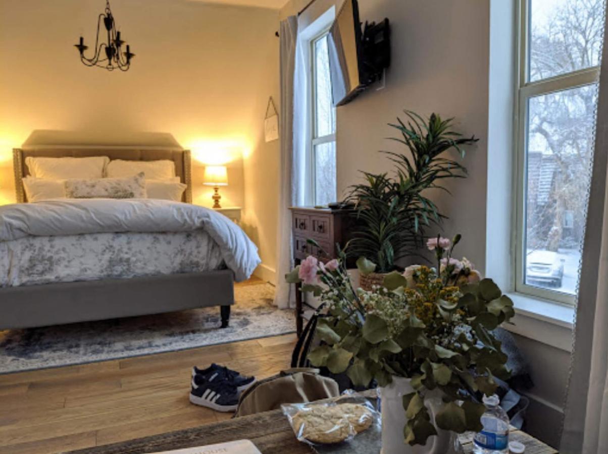 The Farmhouse Inn & Kitchen, 2 Blocks From Downtown Whitefish, Montana Eksteriør billede